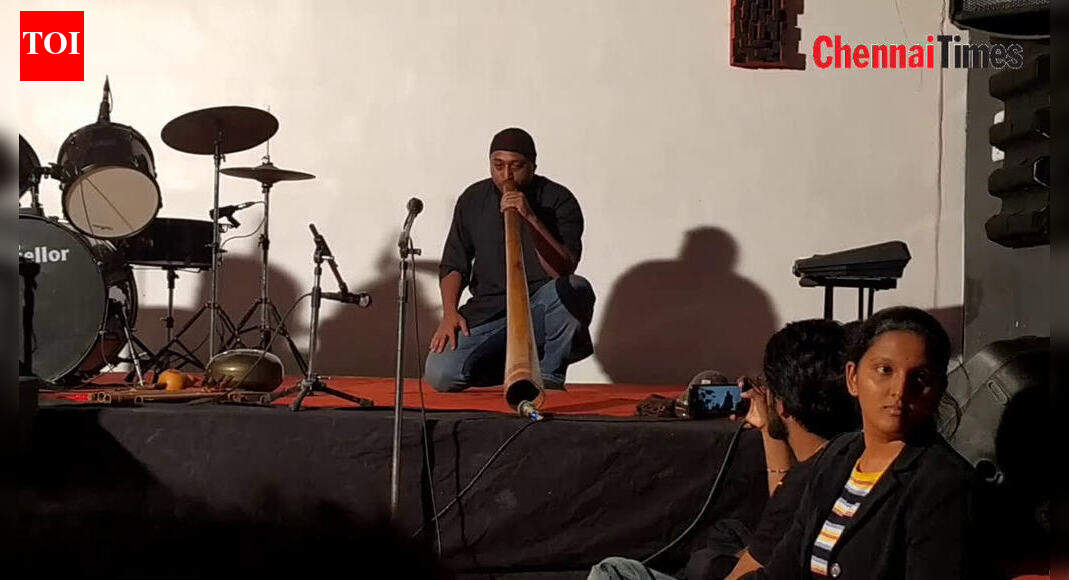 Aboriginal peoples instrument Didgeridoo plays by Leon James