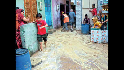 Metro slurry gushes out from under home, stokes panic in Ahmedabad