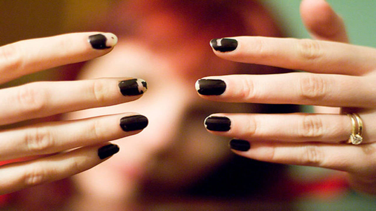 25+ Elegant Black Nail Art Designs - For Creative Juice | Manicura de uñas,  Uñas plateadas, Manicura
