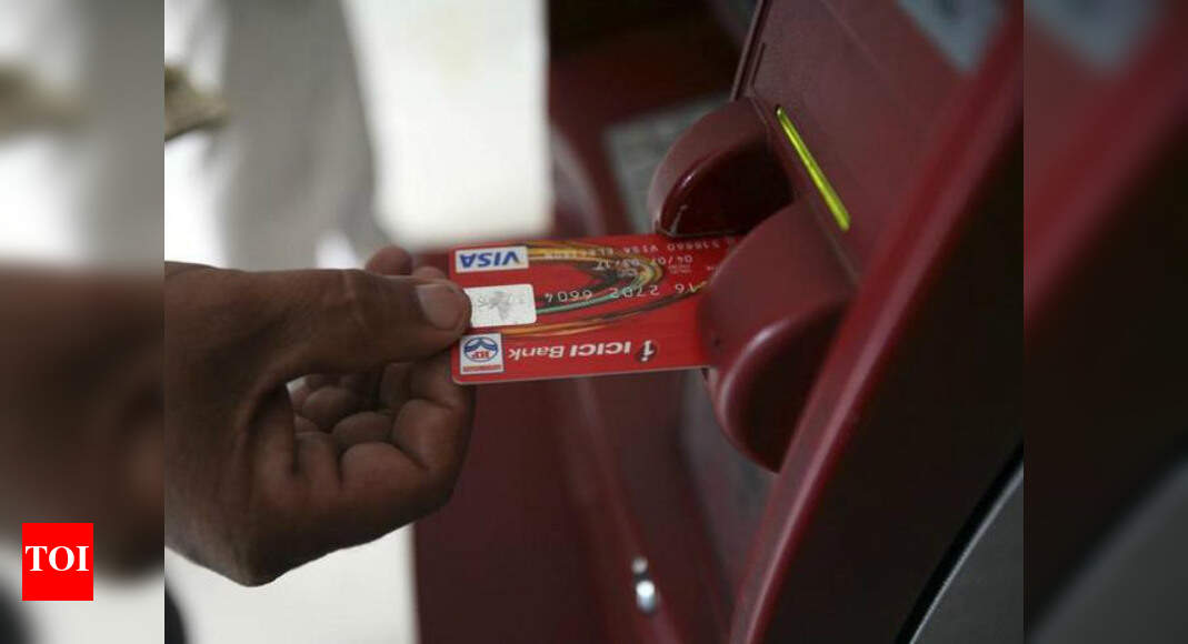 Bank ATMs start dispensing more of Rs 500 notes instead of Rs 2,000 thumbnail