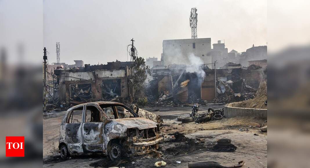 Toll soars to 27 even as violence ebbs