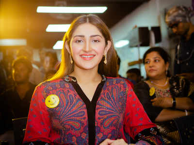Sayyeshaa graced the launch of YOLO salon at Anna Nagar