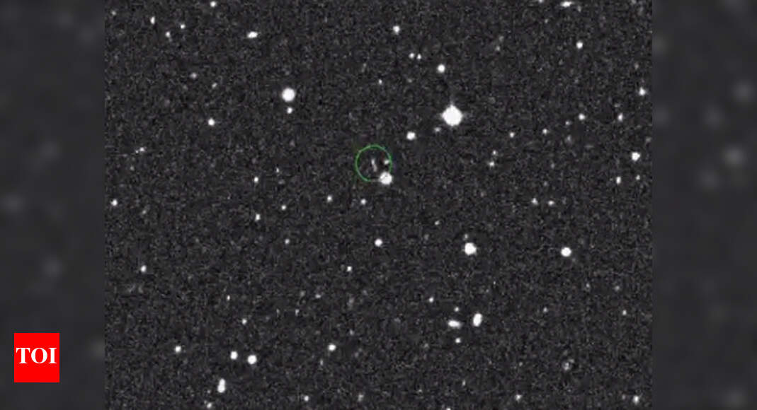Earth captures new 'mini moon' - Times of India