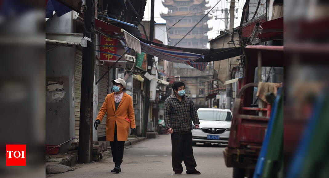 China coronavirus: Toll climbs to 2,744