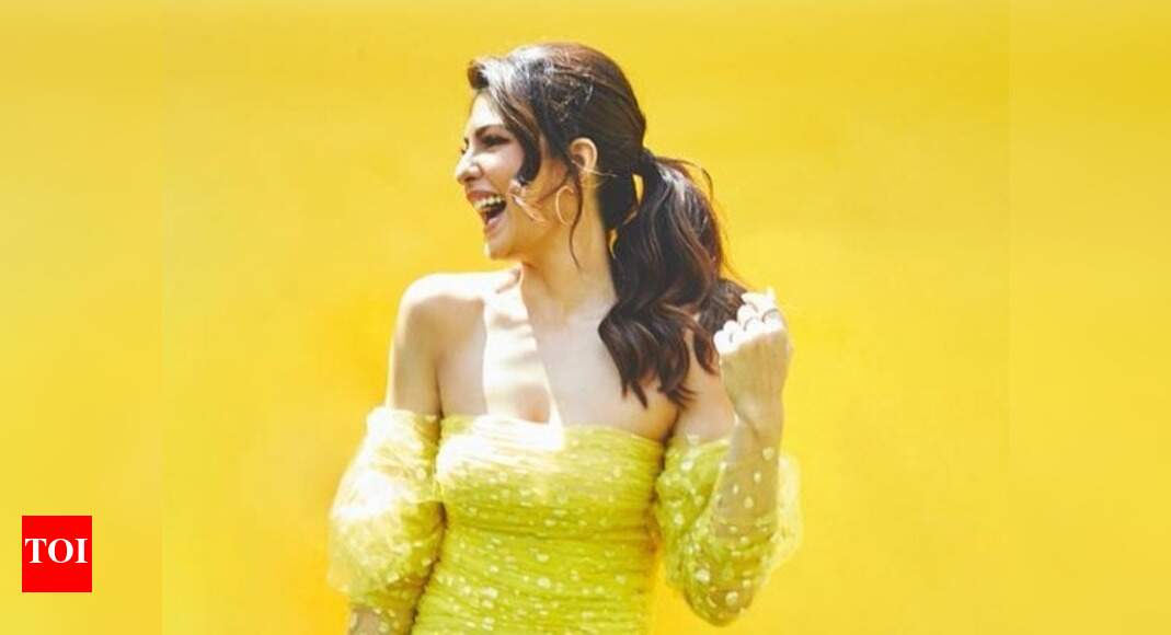 jacqueline fernandez hot kiss jacqueline fernandez hot kiss