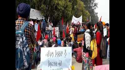 Patiala: Students' unions protest against Delhi riots; raise demand to arrest BJP leader Kapil Mishra