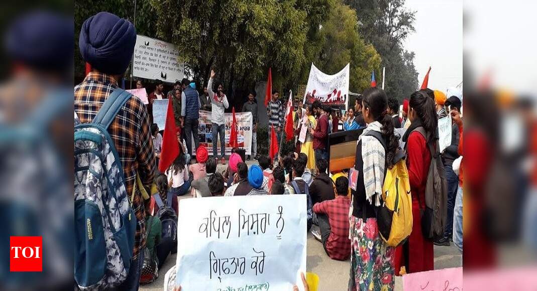 Patiala: Students' unions protest against Delhi riots; raise demand to ...