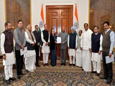 Congress team meets President Kovind, urges him to sack Amit Shah
