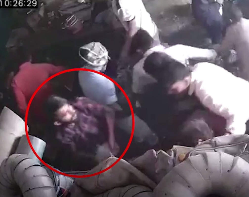 
Delhi riots: CCTV footage shows rioters looting shop in Bhajanpura
