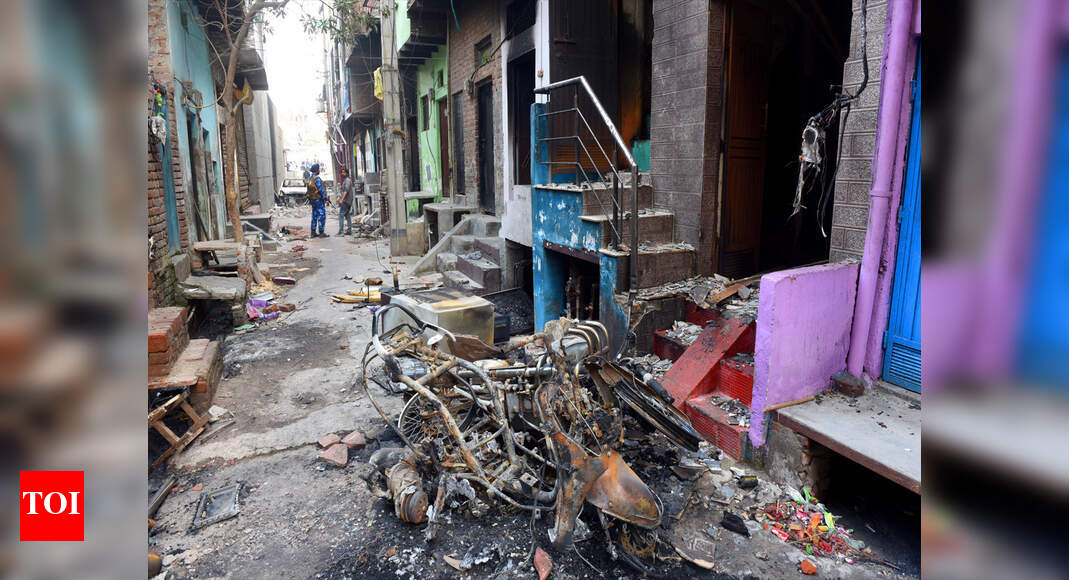 Death toll in Delhi violence rises to 42 | Delhi News - Times of India