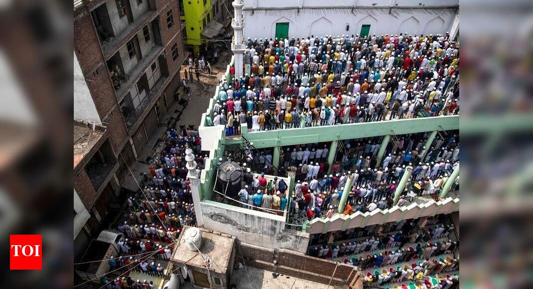 Delhi riots: Toll rises to 42; Fri prayers peaceful