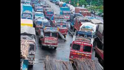 Truckers pay nearly Rs 48k crore a year in bribes, finds survey
