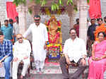 Mahesh Babu unveils statue of veteran Telugu actor-director Vijaya Nirmala