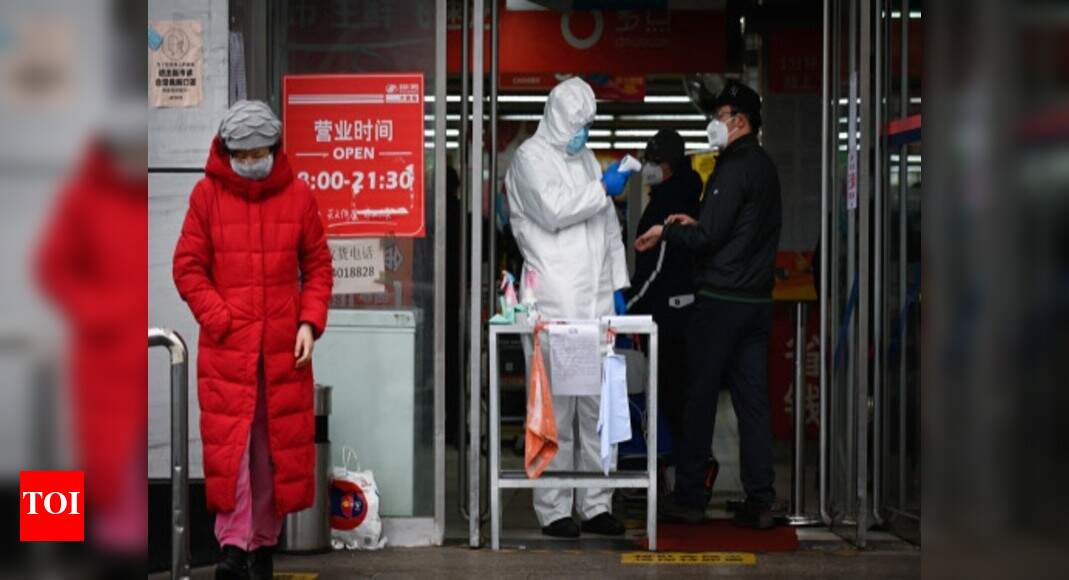 China reports 35 more coronavirus deaths, 573 new cases - Times of India
