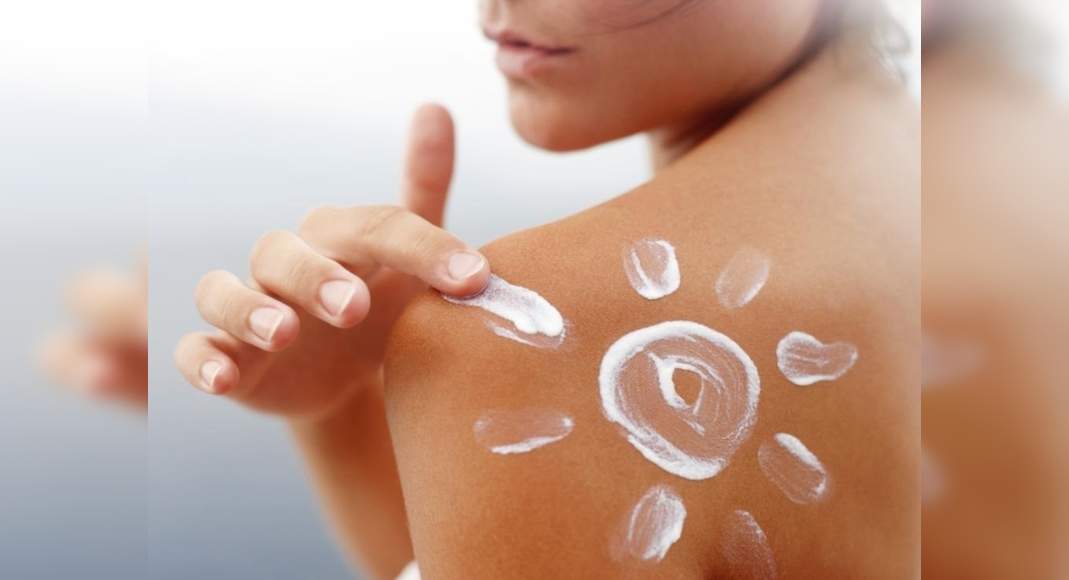 Best Tips And Tricks To Apply Sunscreen Correctly