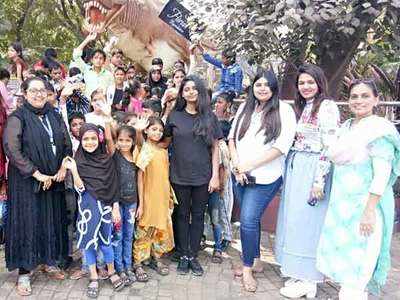 100 underprivileged kids visit the city zoo