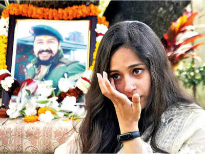 Wife of Major killed in Jammu and Kashmir operation after Pulwama to join Army