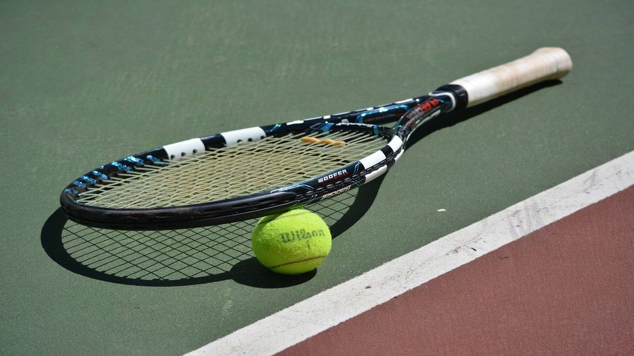 Tennis Racquets For beginners and intermediate tennis players