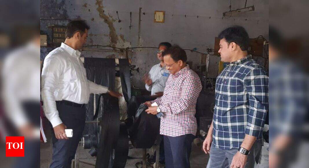 Authorities seize 20,000kg plastic bags from Ulhasnagar factory Thane