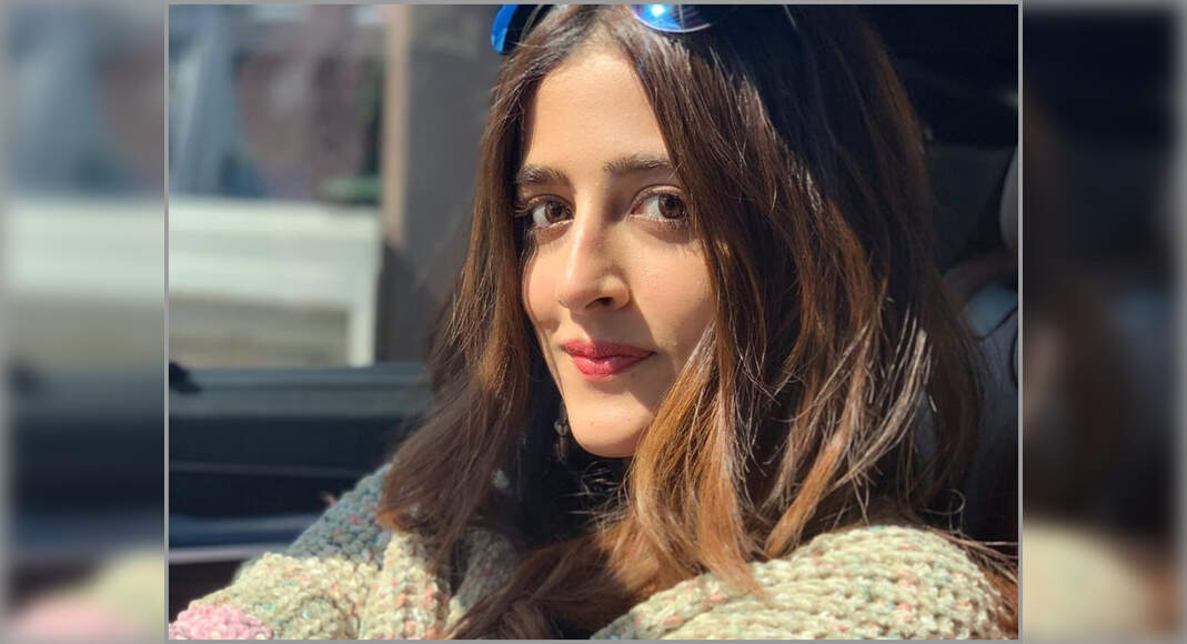 Nupur Sanon goes unplugged with 'Filhall' | Hindi Movie News - Times of ...
