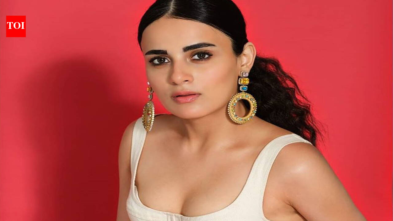 Radhika Madan reveals how bra strap shaming incident in school affected her->
