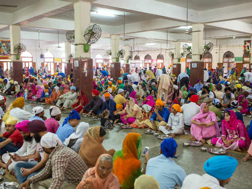 The story and facts behind Gurudwara Langar | The Times of India