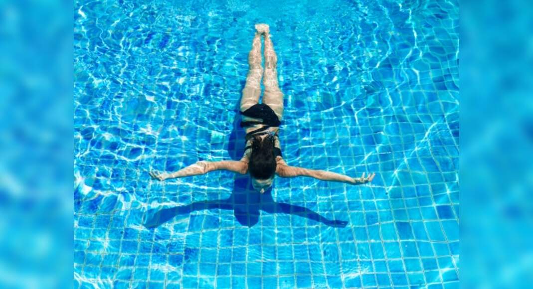 Ladies, you can swim with or without tampons even during your periods