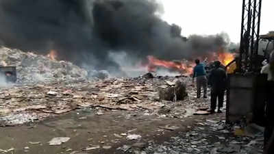 Fire in Thane Today: Fire breaks out at paper mill in Kalyan, no ...