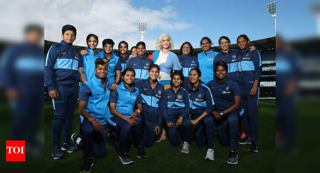 T20 WC: Modi extends wishes to India, Australia