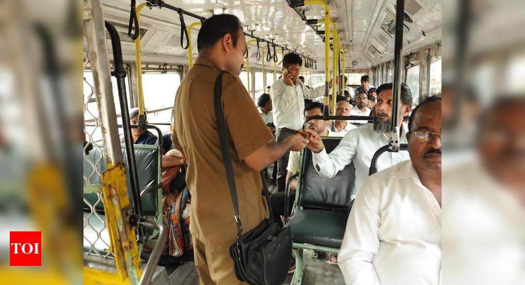 6-booked-for-helping-aapli-bus-conductors-pocket-fares-nagpur-news