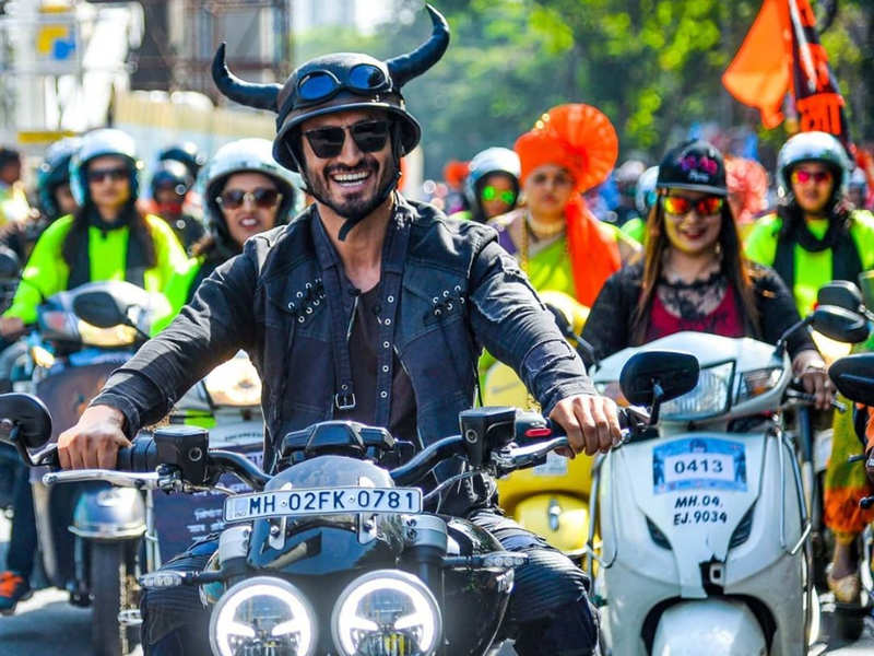 Vidyut Jammwal bikes away to glory as he celebrates International Women ...