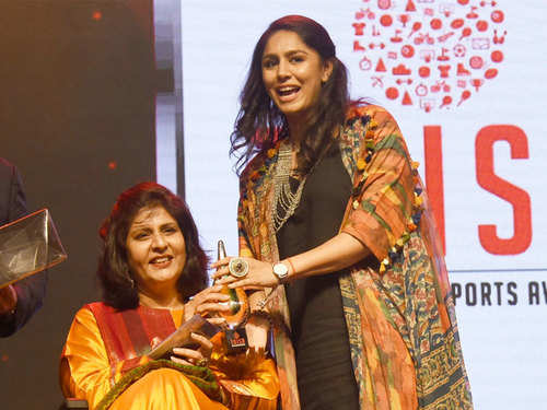 Here's what Manasi said after winning Para-athlete of the Year award