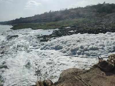 Toxic water & foam in Mula Mutha river