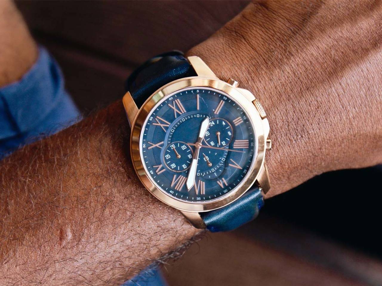 Watches for men: Navy timepieces that look elegant and stylish