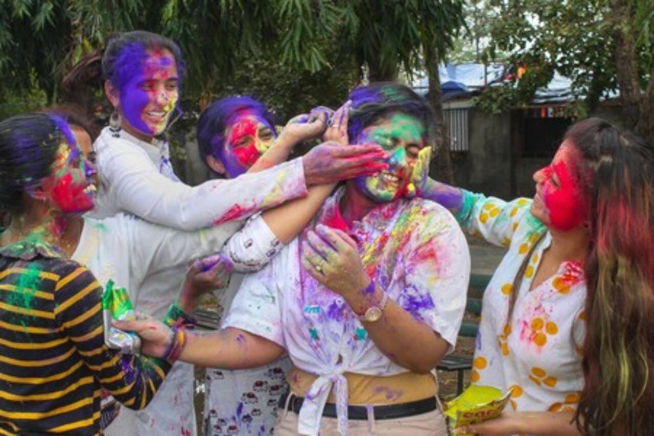 holi festival in warangal