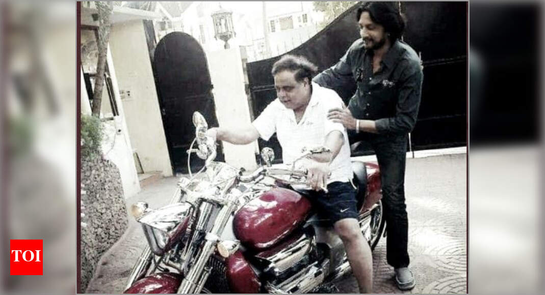 Walking down the memory lane, Kiccha Sudeep shares a throwback picture