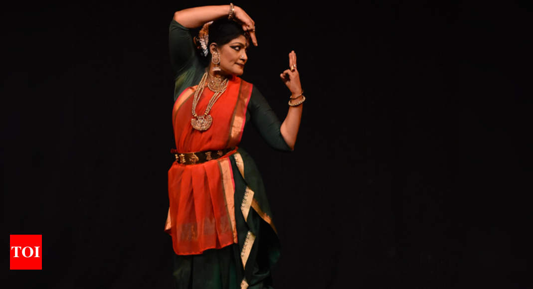 3,735 Bharatanatyam Royalty-Free Images, Stock Photos & Pictures |  Shutterstock
