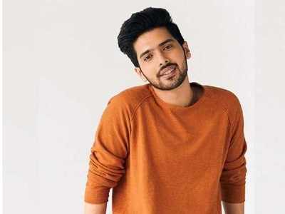Armaan Malik becomes the first Indian singer to be featured on Times Square  Billboard - ItsEZone
