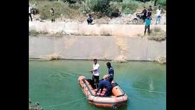 Class X student falls into Narmada canal