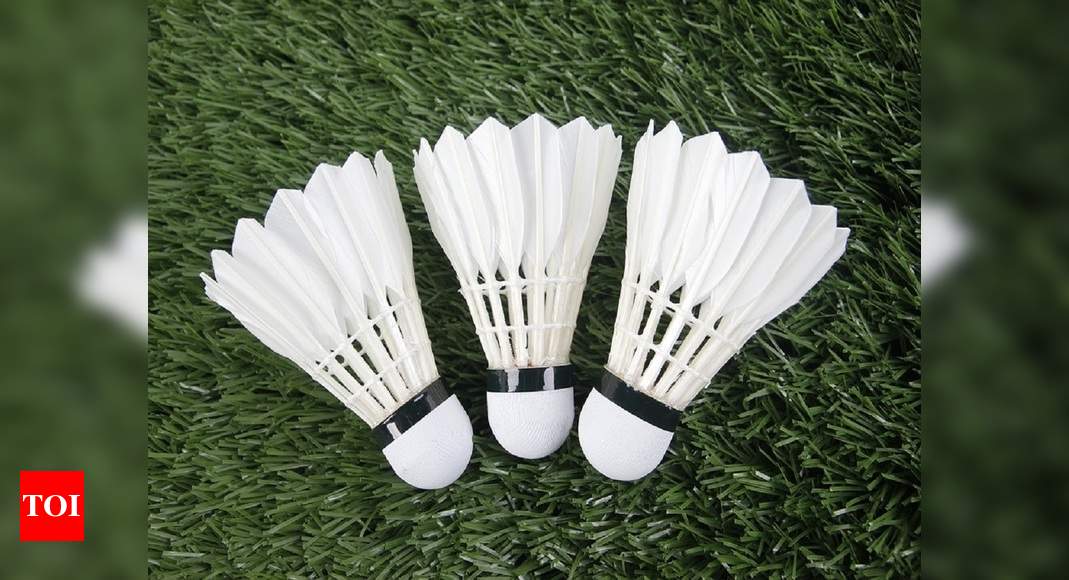 badminton shuttle holder