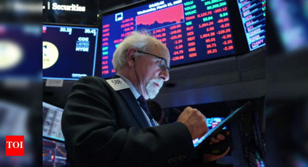 Wall Street resumes trading after 15 mins halt
