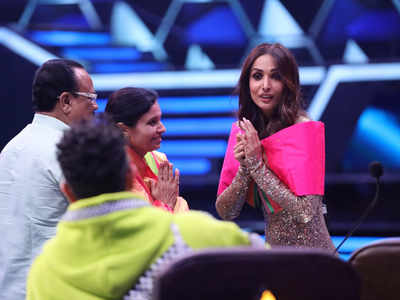When Malaika was gifted paithani sari by a dance contestant on India's Best Dancer