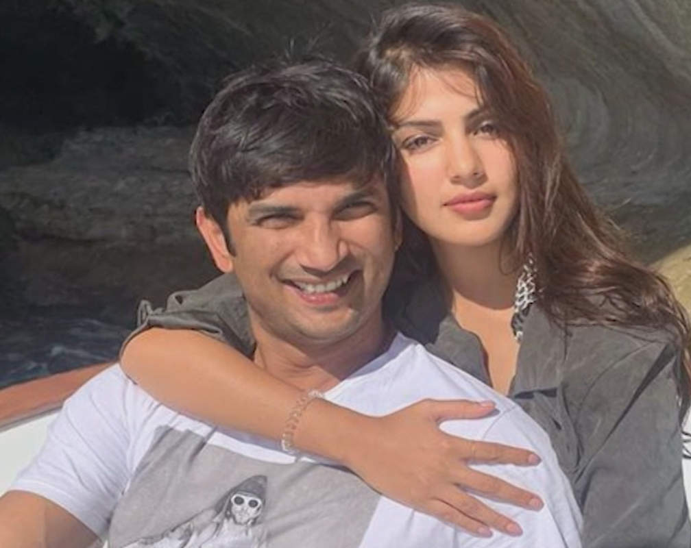 
Sushant Singh Rajput to share screen space with Rhea Chakraborty in his next

