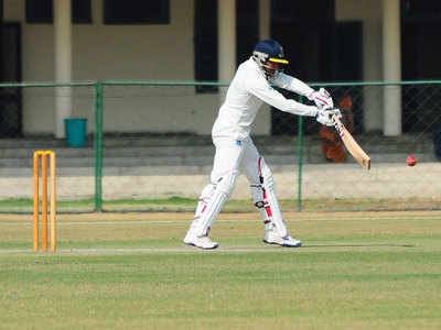Ranji Trophy final: Gritty Bengal remain in the hunt