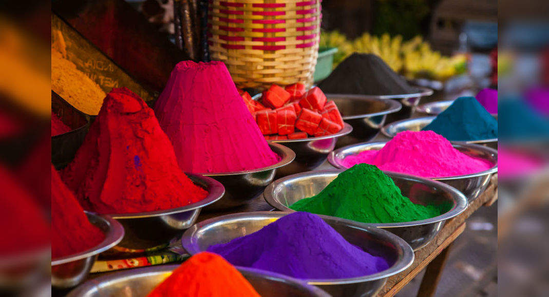 Last day of Holi festival: These states will be celebrating Rang Panchami  today | Times of India Travel