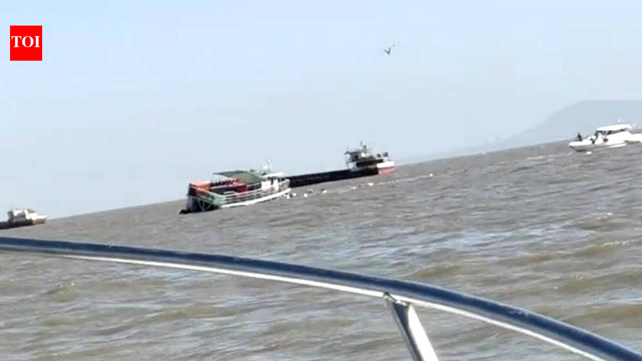 Dramatic rescue caught on cam: Boat capsizes off Mandwa coast, 88 ...