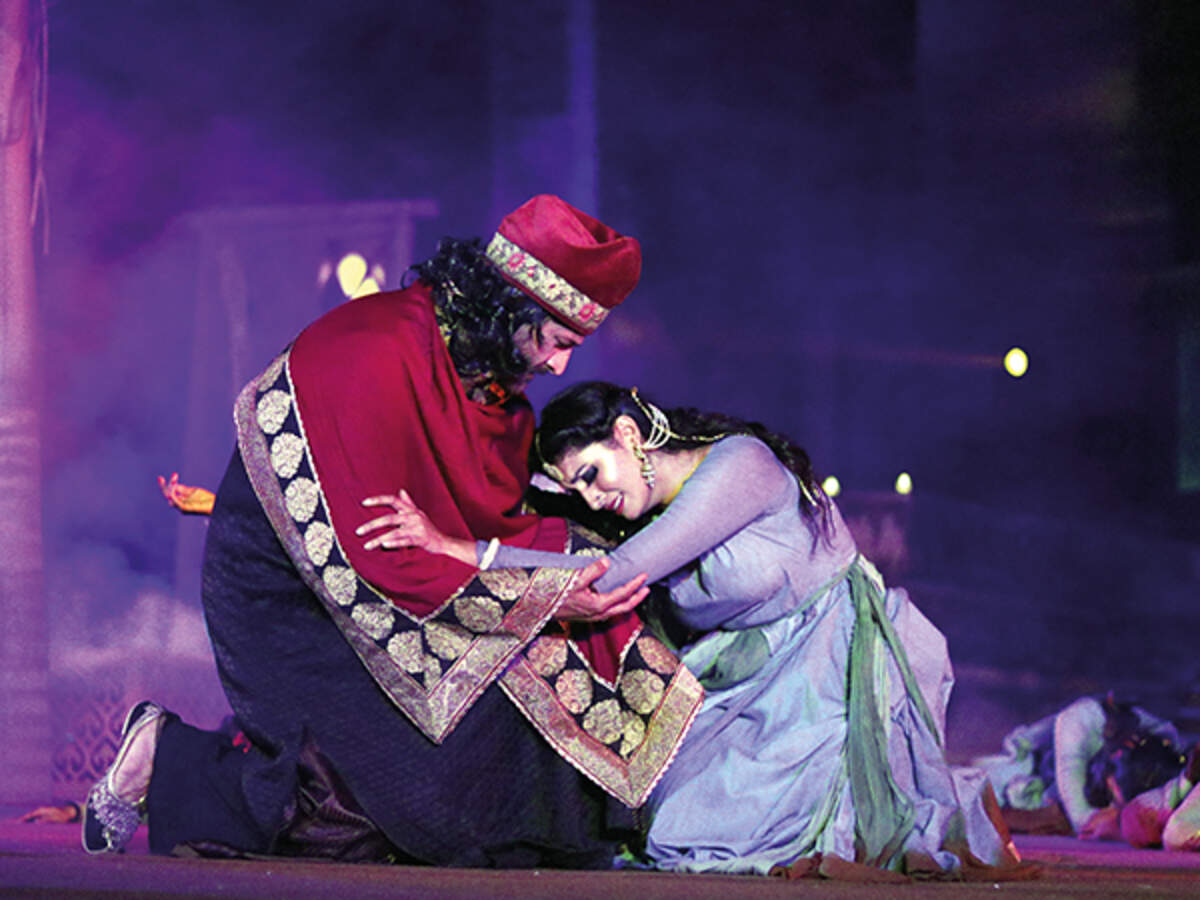 Imran Abbas And Urwa Hocane All Set To Star In Drama Serial Amanat