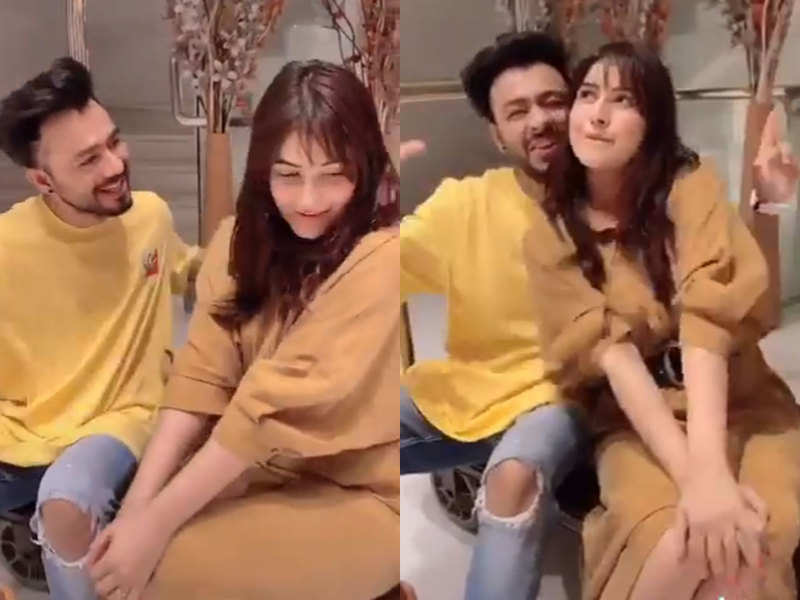 Bigg Boss 13 S Shehnaz Gill And Tony Kakkar Make Merry In This Video Fans Say Tonynaaz Times Of India