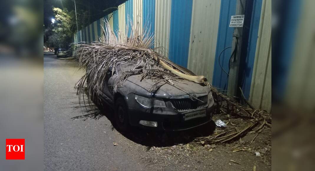 Car Abundand causing inconvenience - Times of India