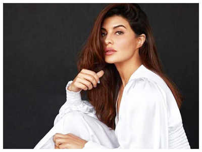 Coronavirus Pandemic: Jacqueline Fernandez asks fans to be safe and adhere to all Governmental advice